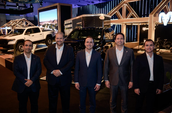 En Coahuila fabricamos las mejores camionetas del mundo: Manolo